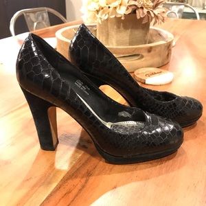 Calvin Klein snake pattern black pumps
